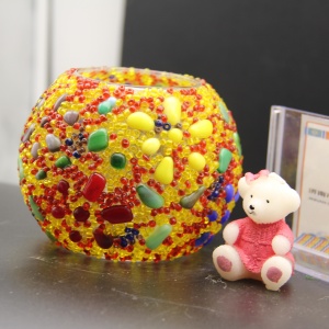 Candy shaped mosaic candle holder